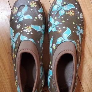 Women's garden shoes
